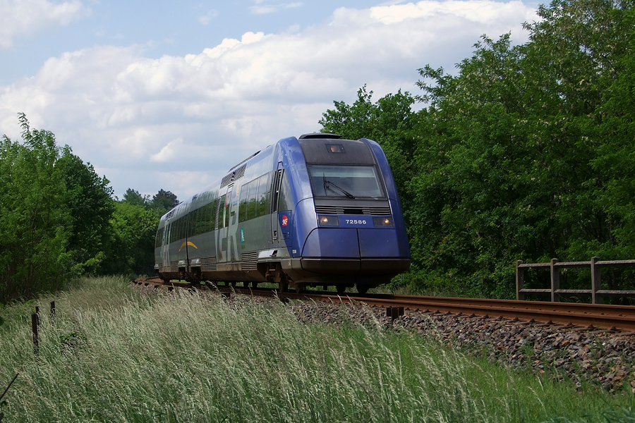 L' X 72586 assurant un Bordeaux - Mdm arrive à son terminus le 12.05.2008.jpg